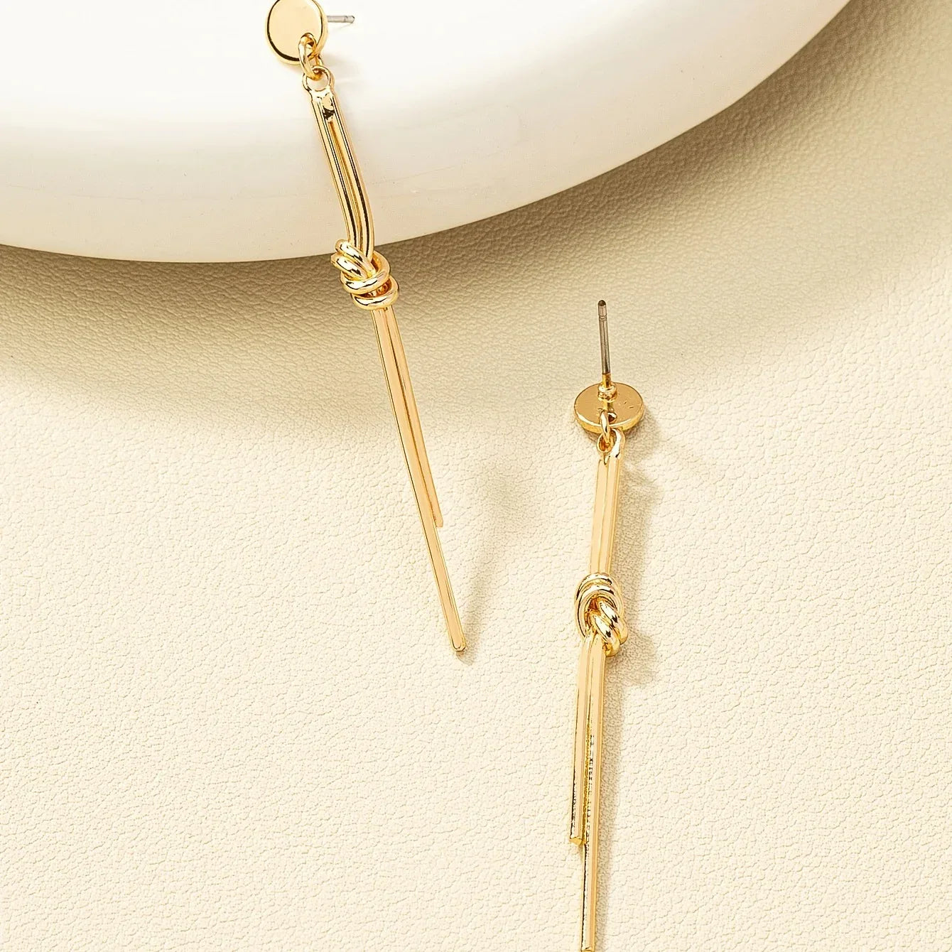 Boucles d'Oreilles Nœud Métal Femme - Bijou Élégant Tendance - AgorAstrA