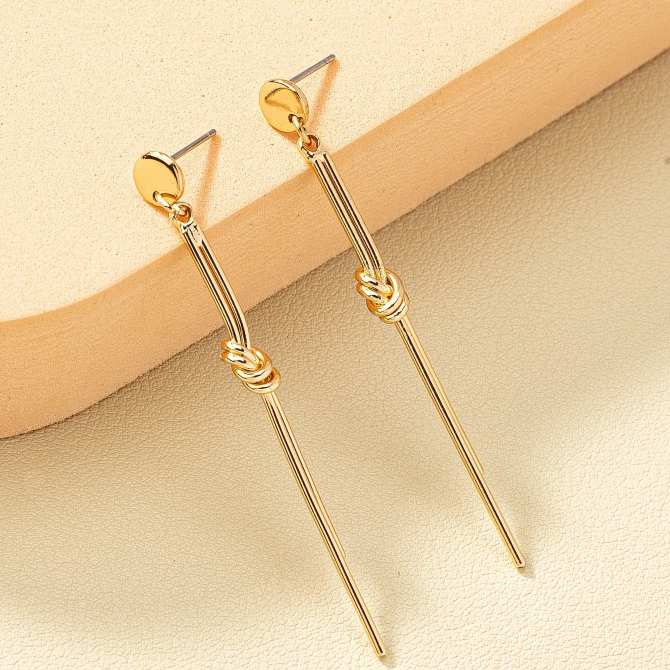 Boucles d'Oreilles Nœud Métal Femme - Bijou Élégant Tendance - AgorAstrA